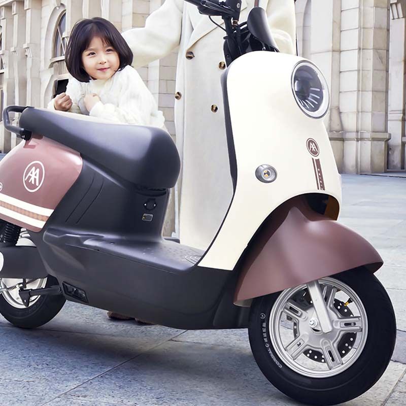 爱玛爱朵60v20a铅酸电池续航大动动力电动摩托车电动摩托车