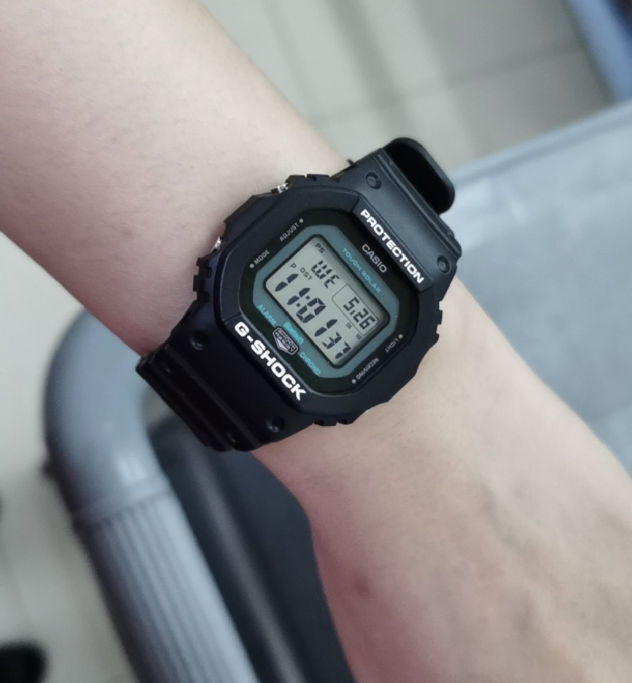 卡西欧g-shock硬碰硬王一博一博同款午夜霓虹手表gw-b5600mg-1日韩