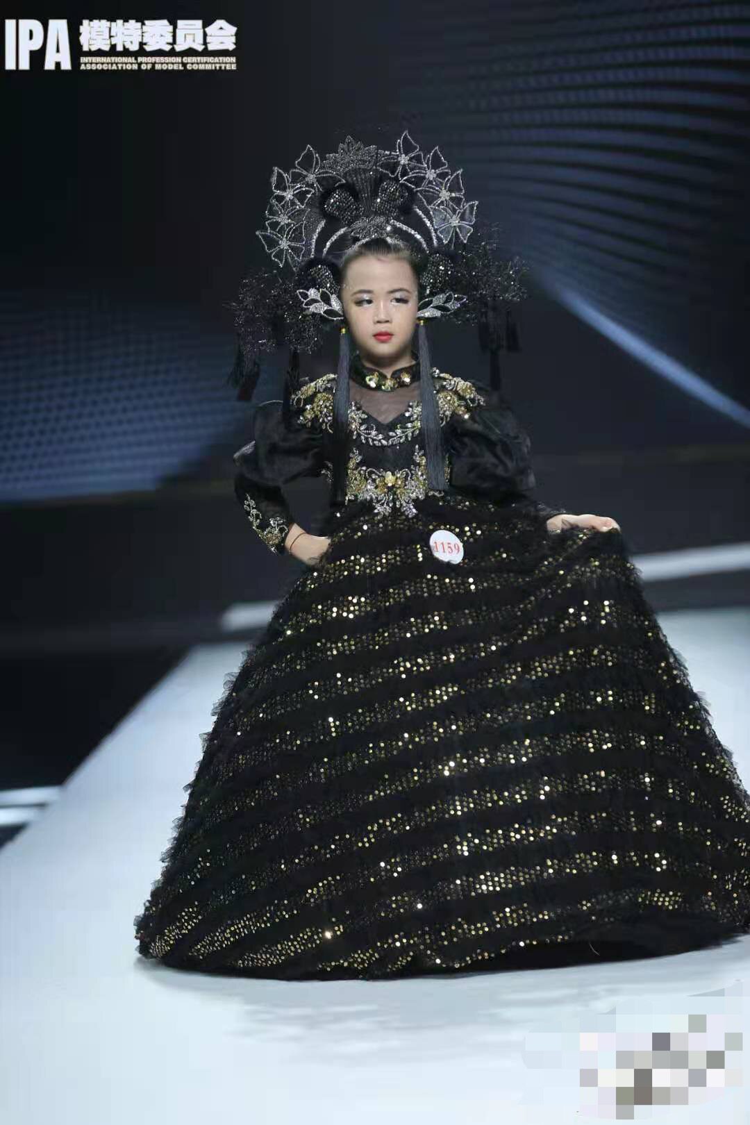 出租出售新款女童模特走秀主持人黑色重工车模儿童礼服