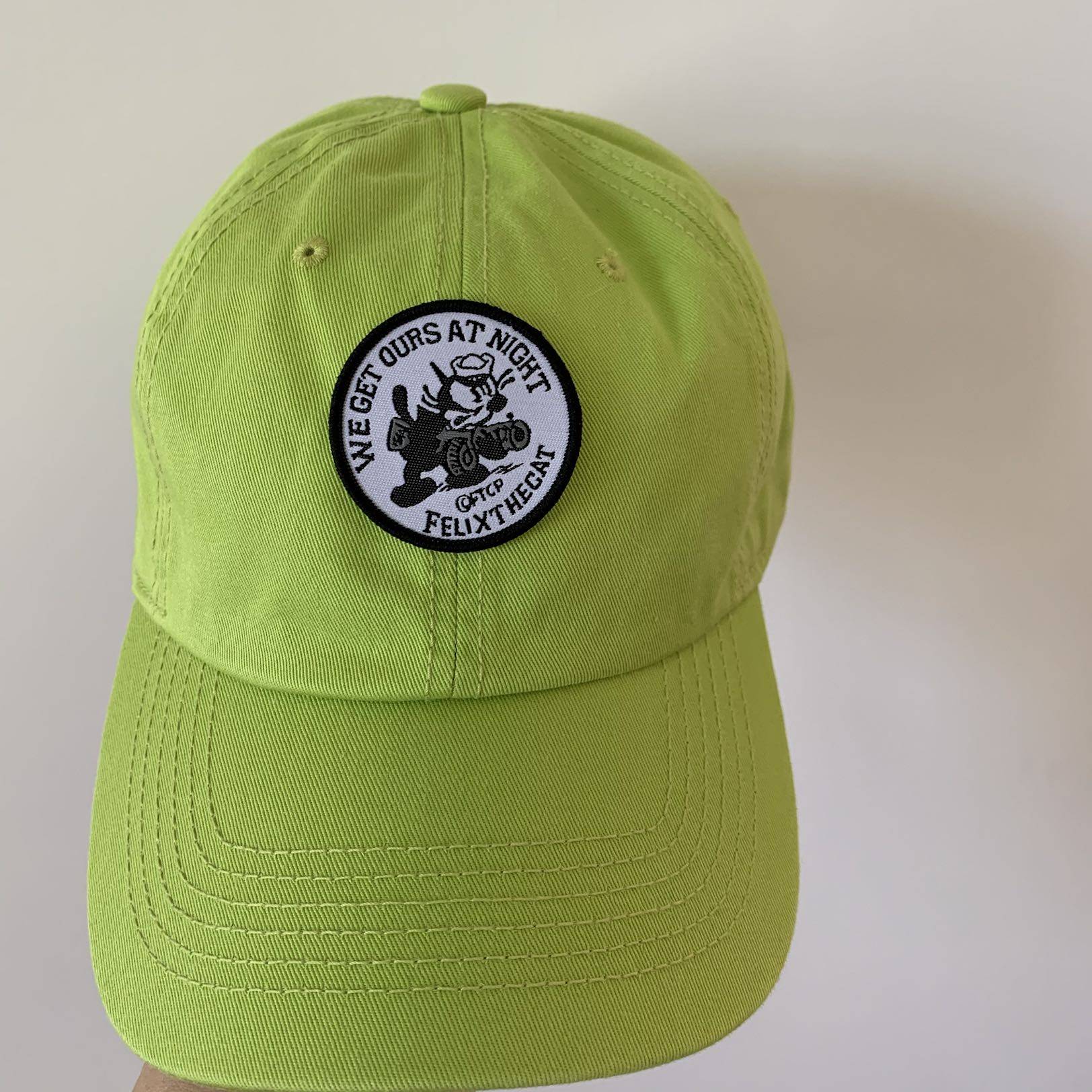 原创绿色调节鸭舌帽子蹦迪土酷圆标嫩绿爱的帽子