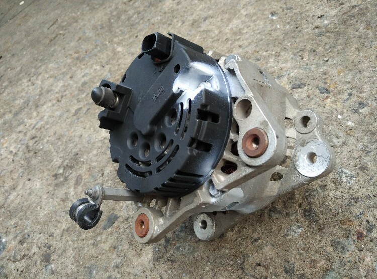 大众宝来帕萨特18t20波罗奥迪a6捷达高尔夫发电机发电机