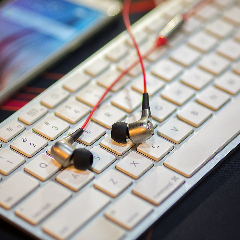 edifier/漫步者 h230p手机耳机入耳式重低音炮通用有线控耳塞带麦