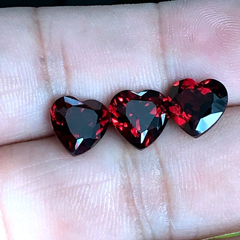 石榴石血红心形切工铁铝石刻裸石定制戒指吊坠其他