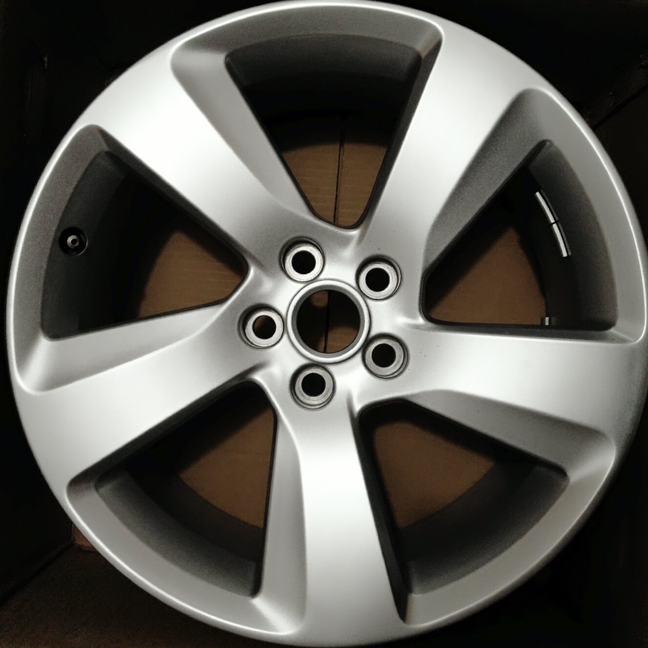 适用于捷豹xf原装轮毂17寸18寸xelxjl钢圈19寸xflfpace进口轮圈