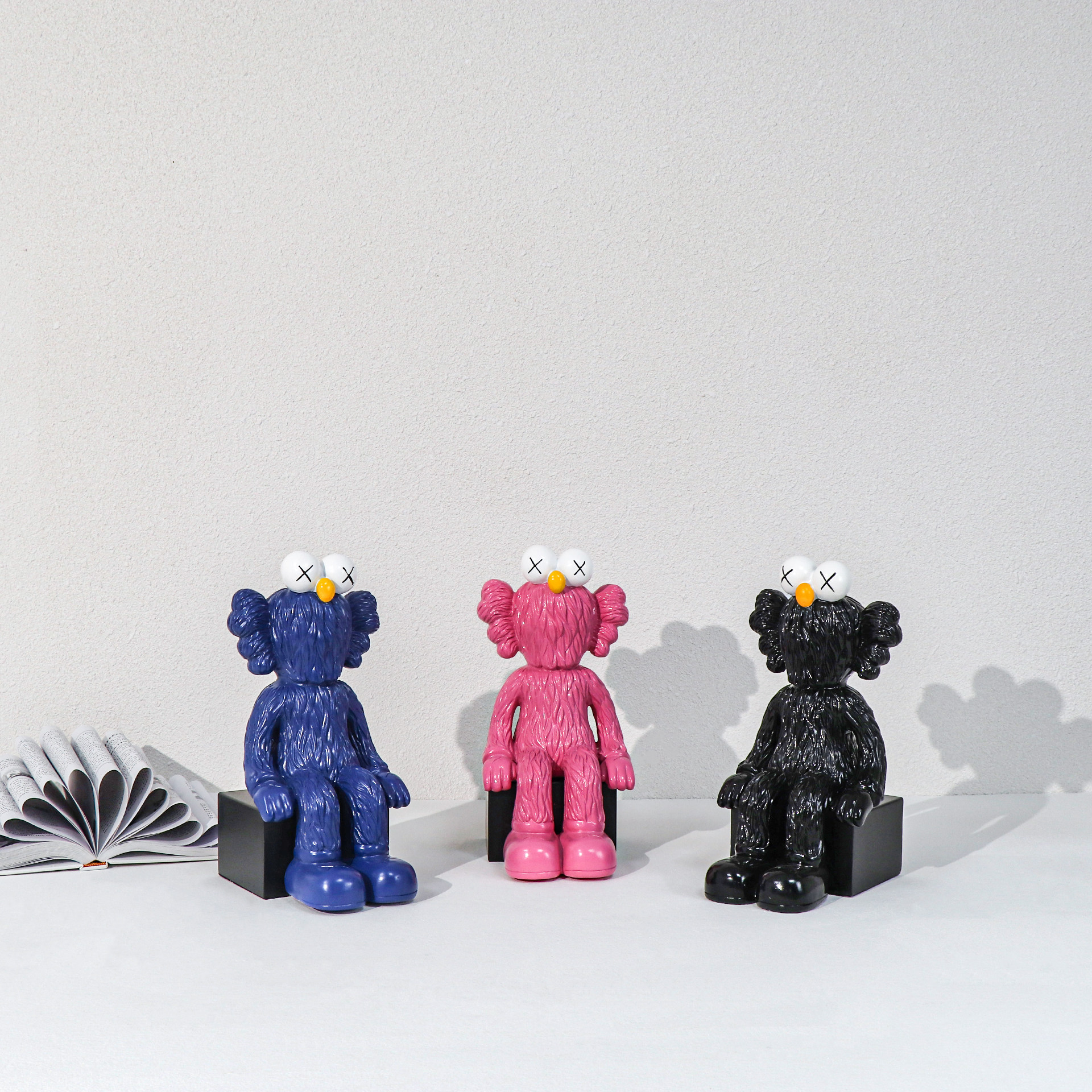 简约网红手办卡通kaws积木公仔芝麻街摆件橱窗摆件