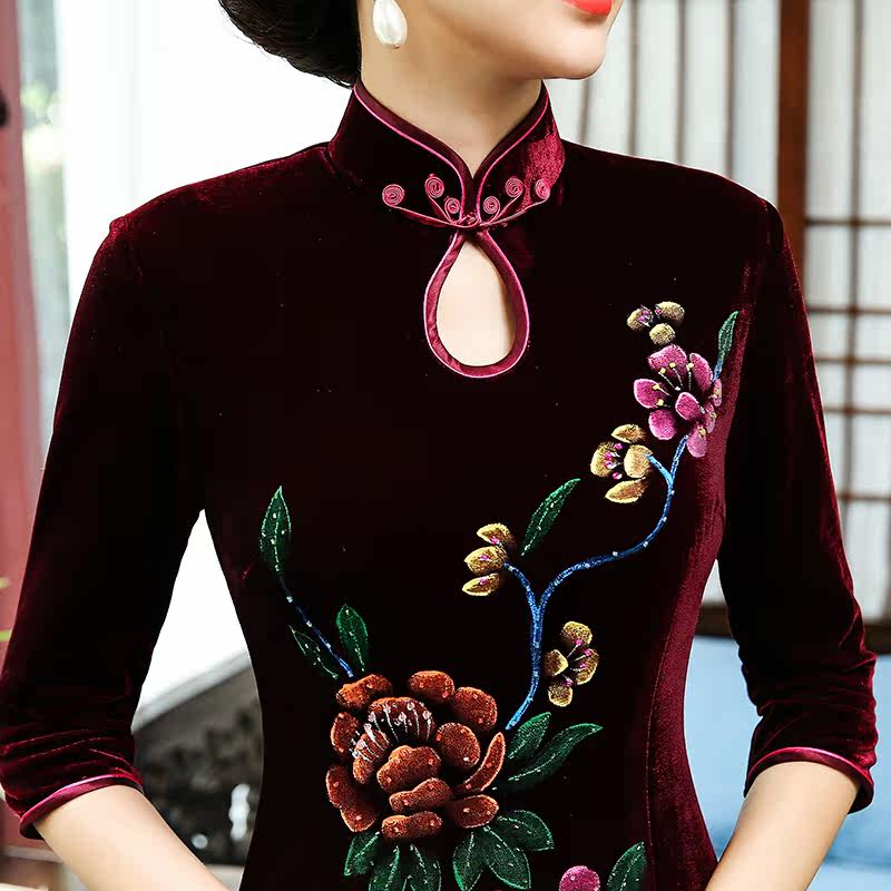 金丝绒妈妈旗袍连衣裙女秋中老年修身短款祺袍复古大码中袖裙子