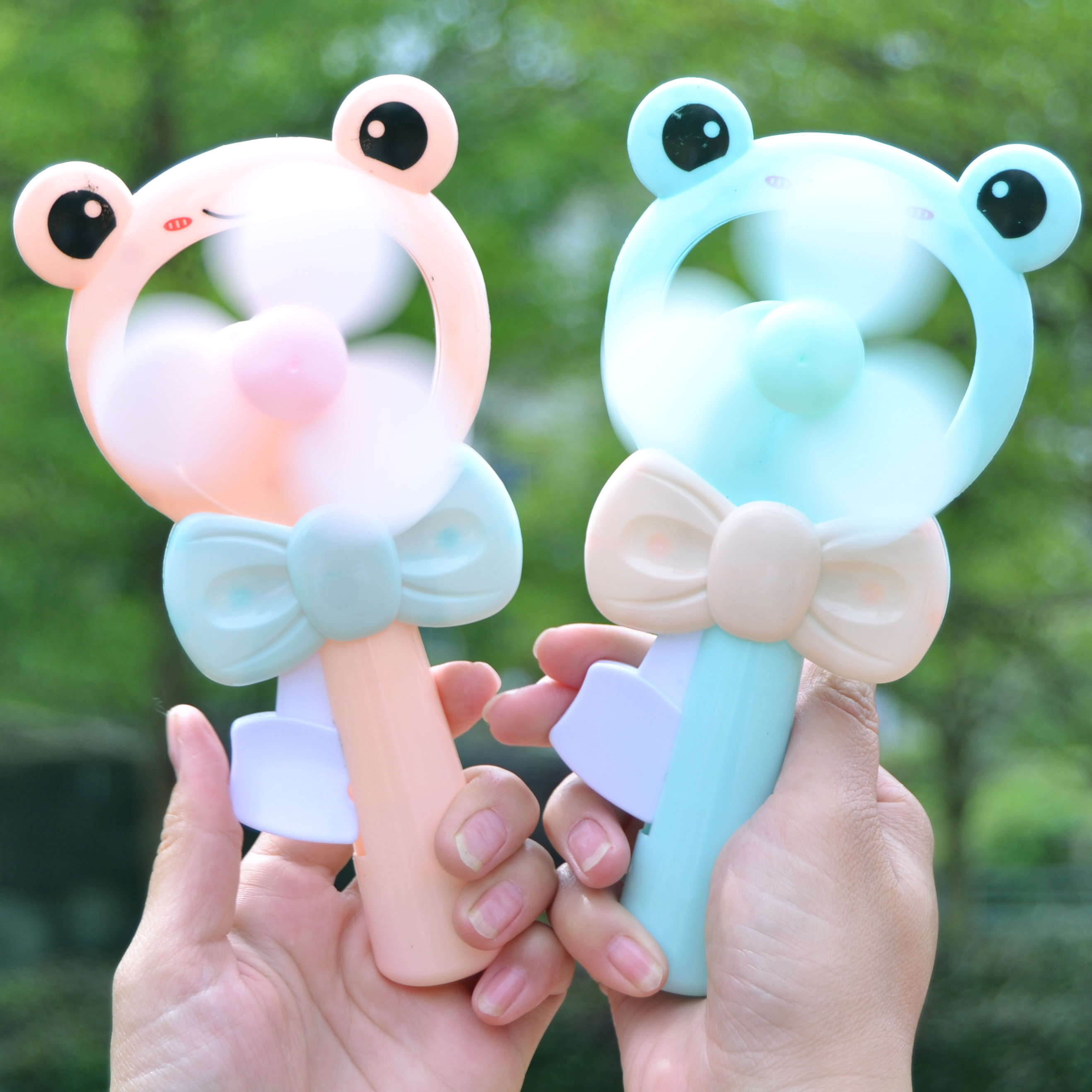 风扇手压软叶儿童卡通便携手持手动大风迷你迷你风扇