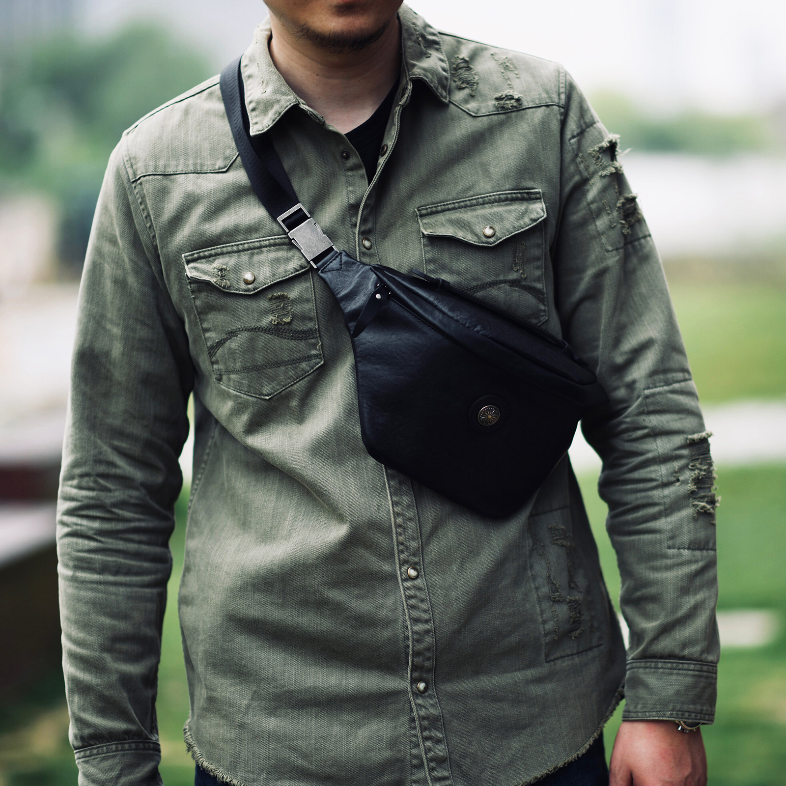 新款包真皮软皮休闲真皮胸前优质斜挎包户外男士胸包