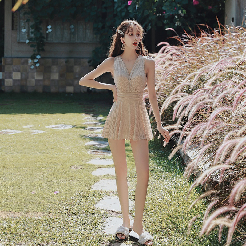 泳衣女遮肚显瘦连体保守泳装网红ins仙女范性感小胸聚拢度假游泳