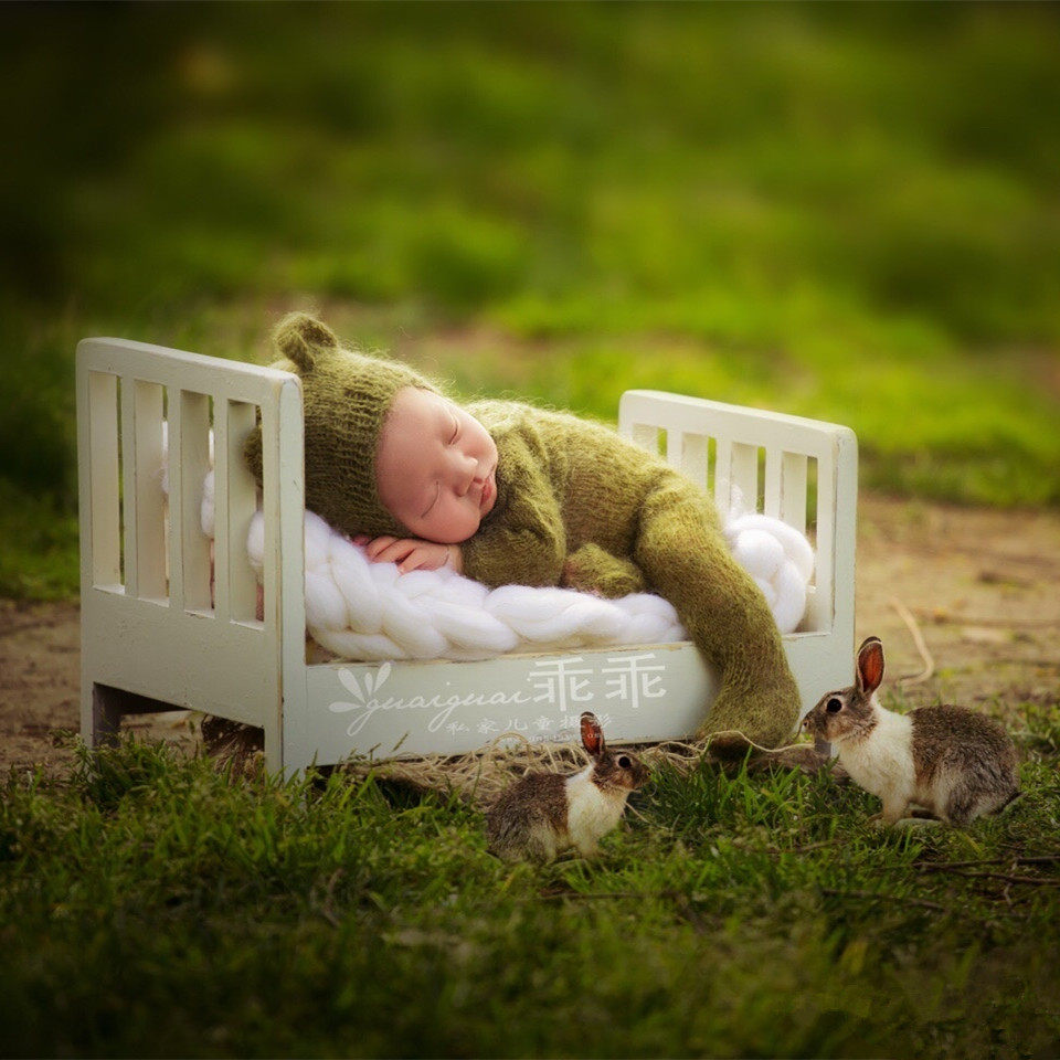 新生儿摄影宝宝拍照婴儿百天影楼复古做旧儿童拍摄道具辅助道具床