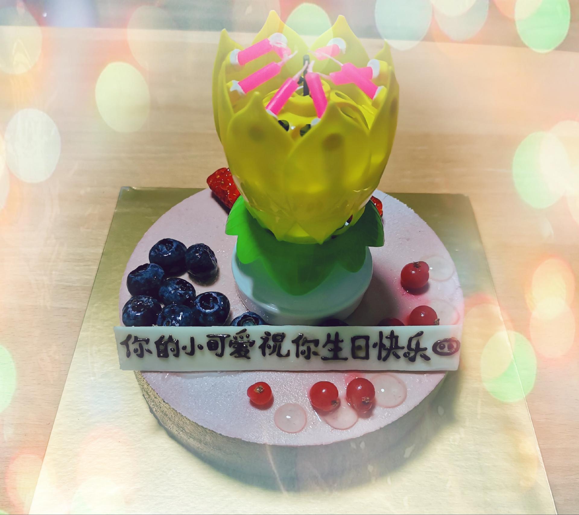 蜡烛生日会唱歌的快乐音乐双层旋转生日蛋糕花朵蜡烛