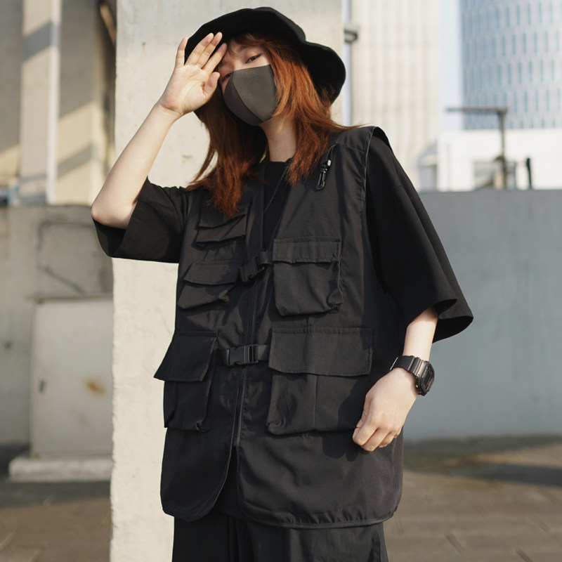 夏季薄款暗黑机能风女装工装马甲外搭背心无袖外套酷盐系炸街穿搭
