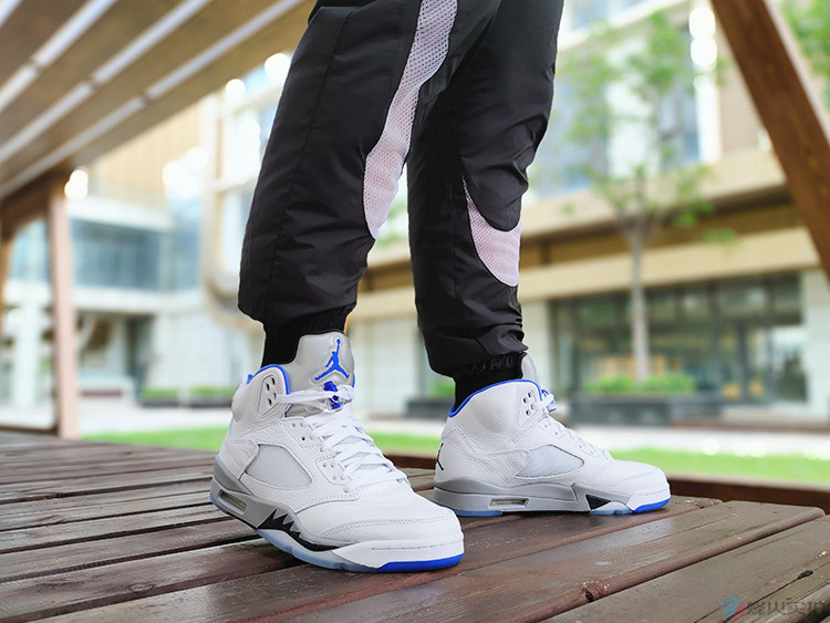 烽火体育airjordanstealthaj5白蓝篮球球鞋dd0587140篮球鞋