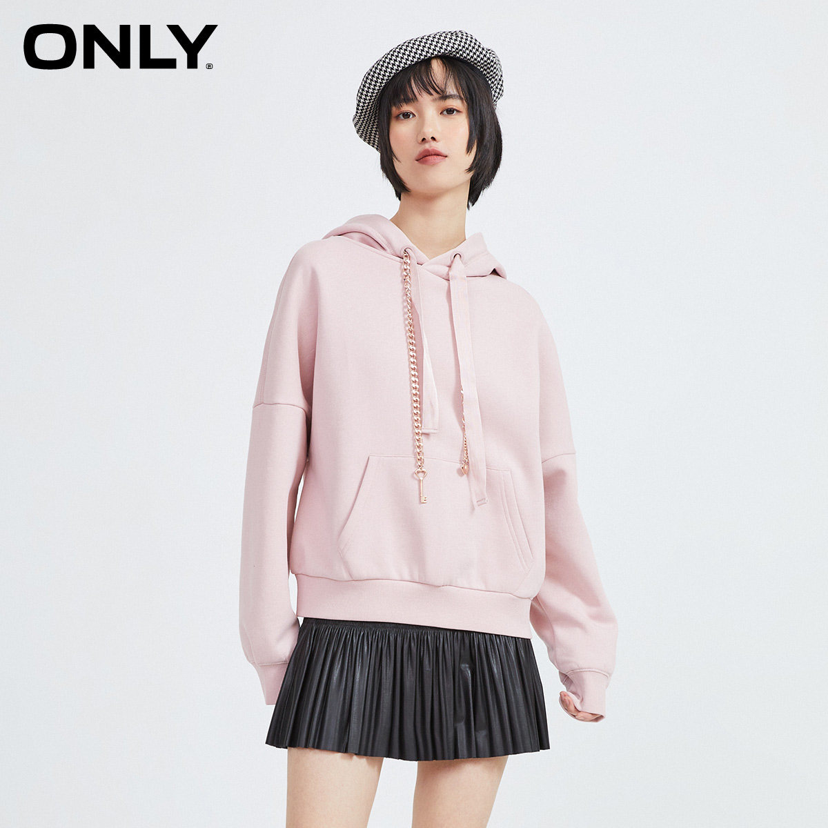 only2020冬季新款纯色短款连帽套头宽松休闲卫衣女卫衣