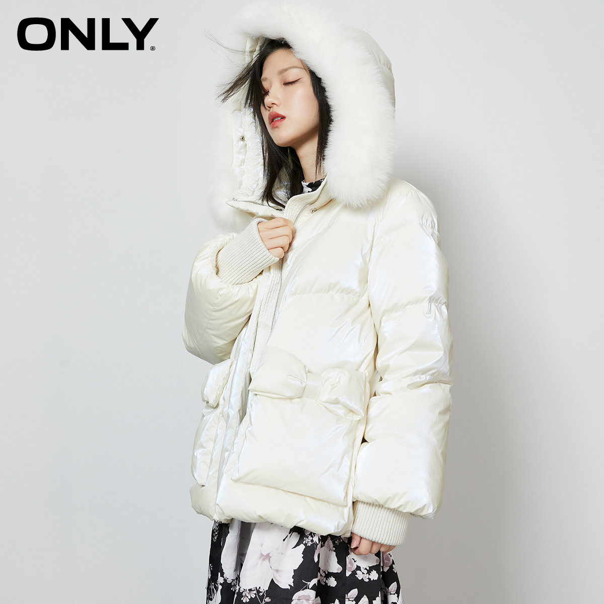 only2022大毛羽绒服保暖短款毛领连帽冬季鸭绒白鸭绒羽绒服