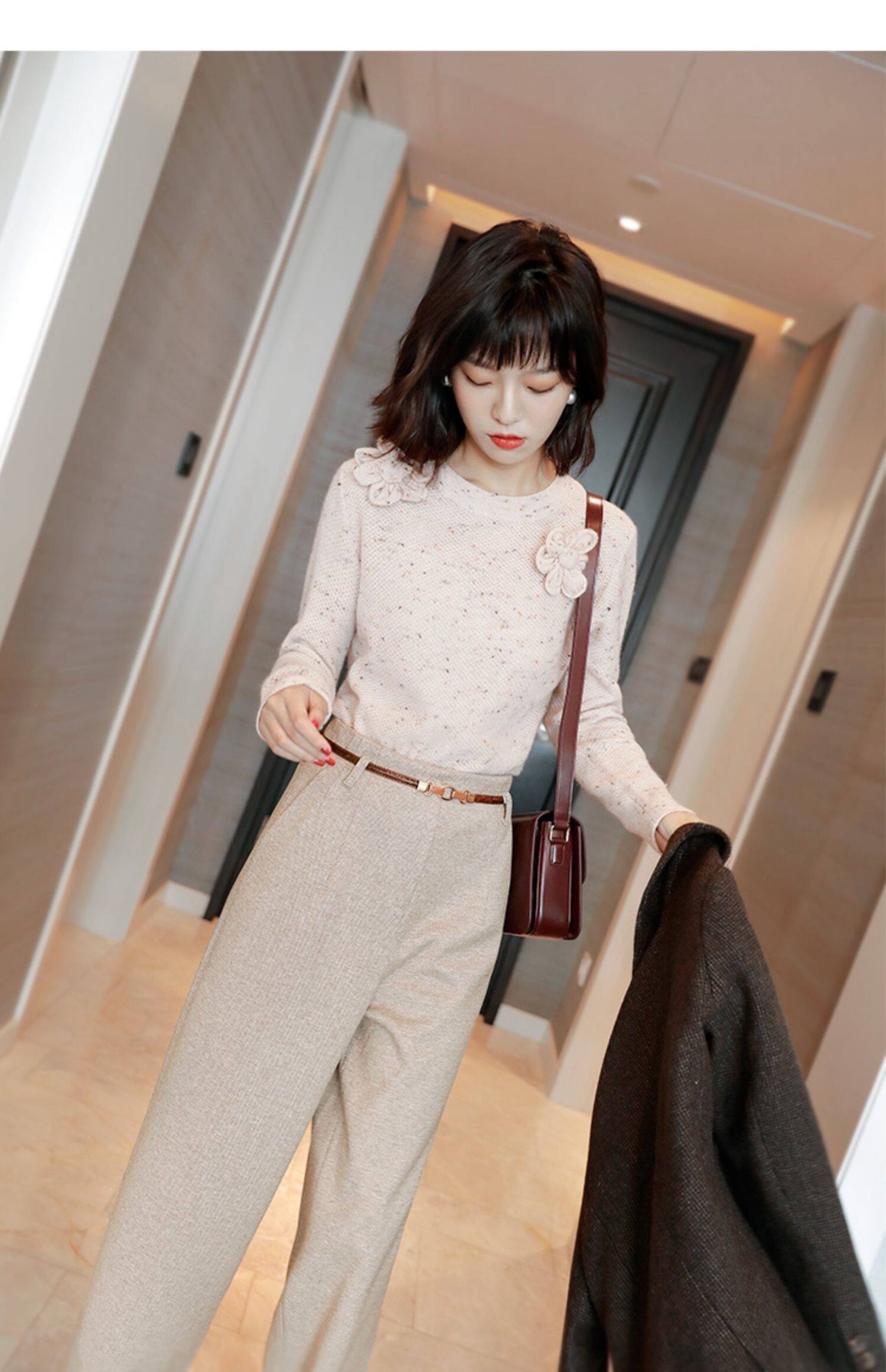 春装2021年新款高端欧洲站薄款女装欧货手工花朵毛衣女设计感小众