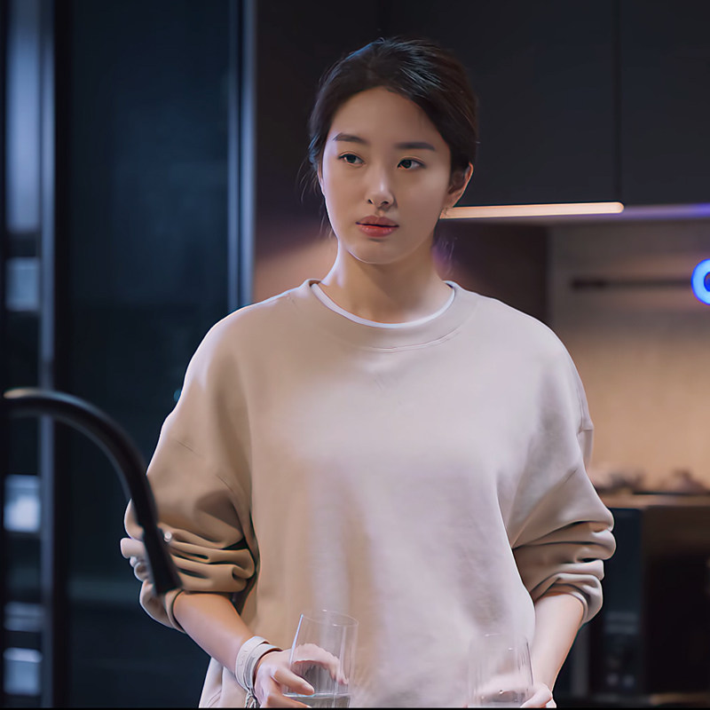 欢乐颂3方芷衡杨采钰同款卡其色运动休闲圆领长袖卫衣短裤套装女-mc