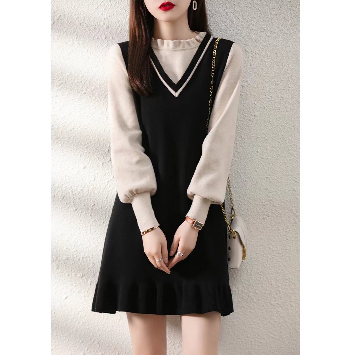春秋装洋气假两件黑杏羊毛衣圆领拼接长袖连衣裙减龄显瘦百搭气质