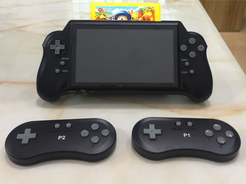 8位fc插卡掌上游戏机7寸大屏幕电视双人手掌游戏掌机