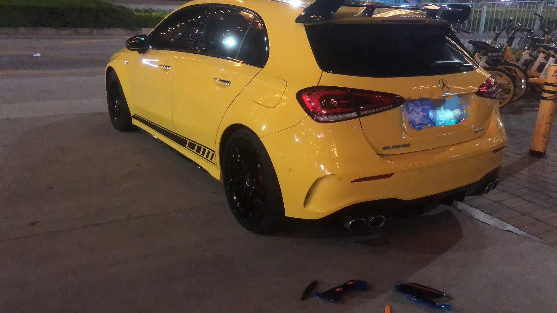 奔驰w177a180a200两厢尾门改装amg尾翼顶翼尾翼