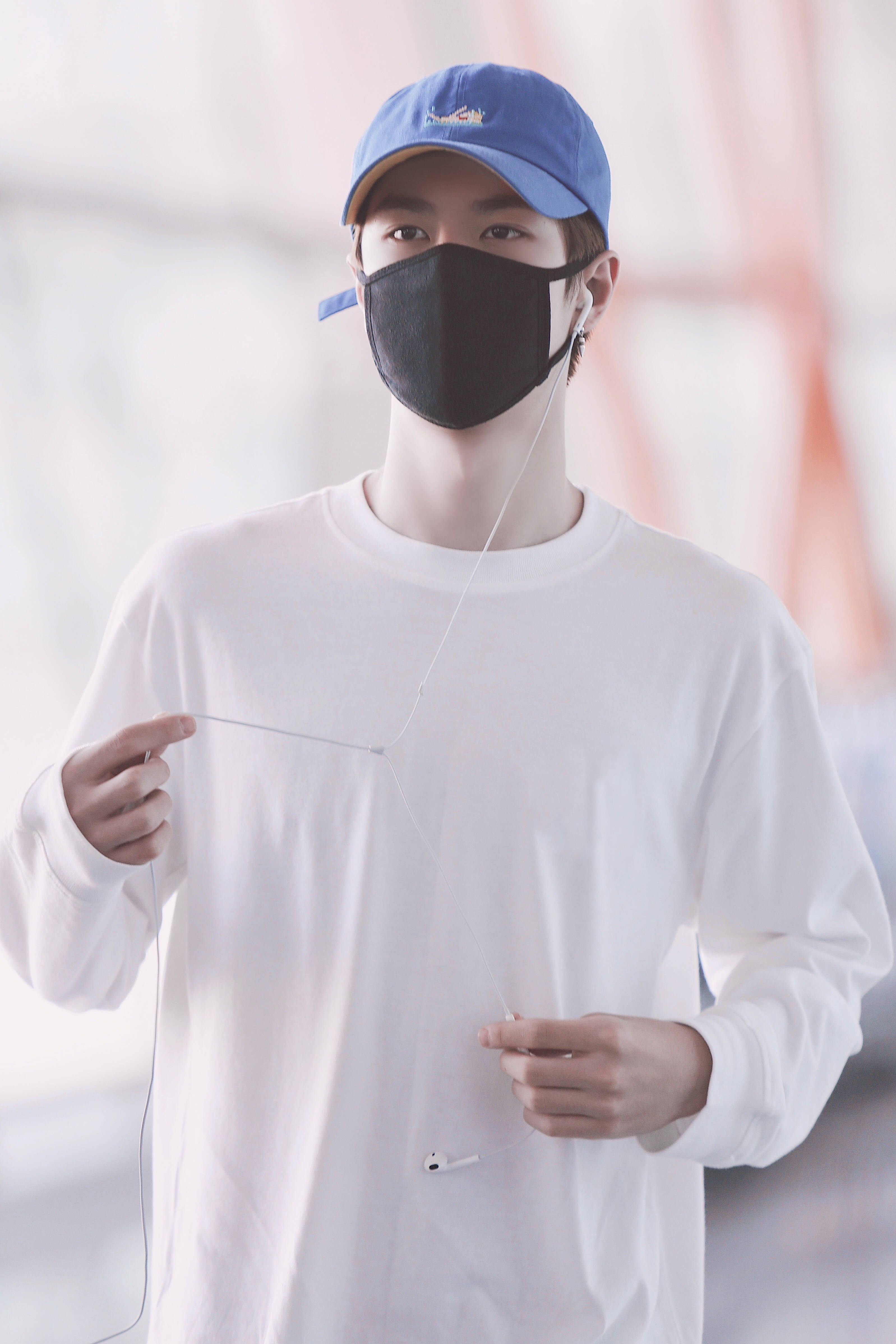 王一博同款纯色t恤嘻哈街头休闲宽松简约潮流打底衫内搭长袖男女 - a