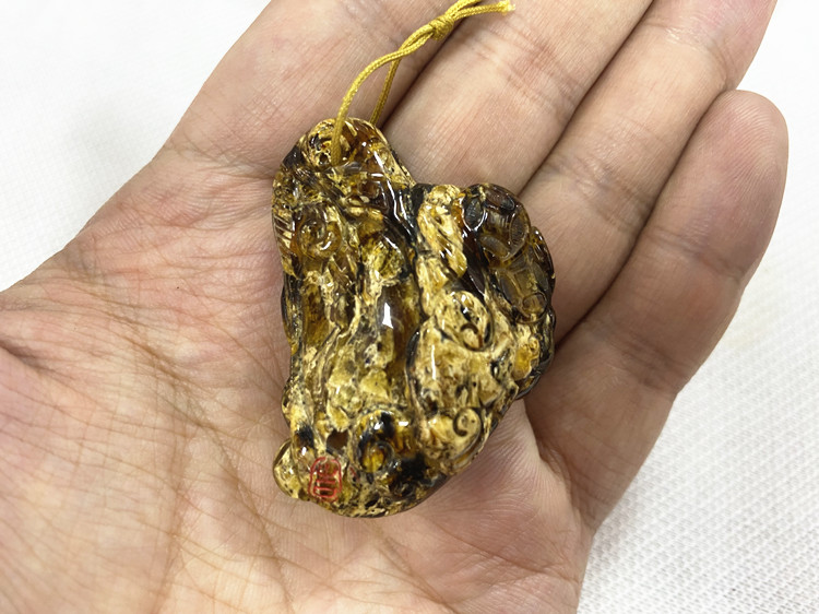 琥珀一赔抚顺纯天然花珀蜜蜡随形原石吊坠项链颈饰