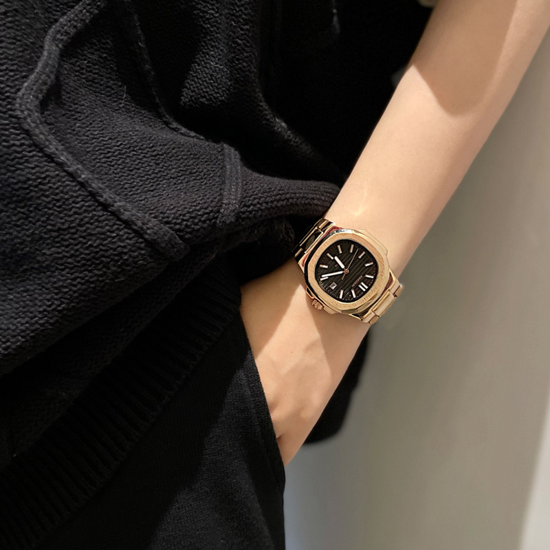 方形手表女款简约气质高级感轻奢小众虫洞概念男士石英表2021新款