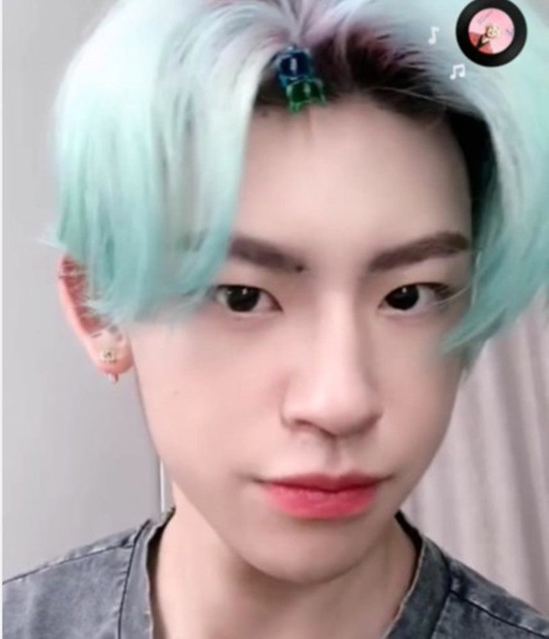 新款小鬼王琳凯同款耳钉男钛螺丝钉耳饰街舞潮人耳钉