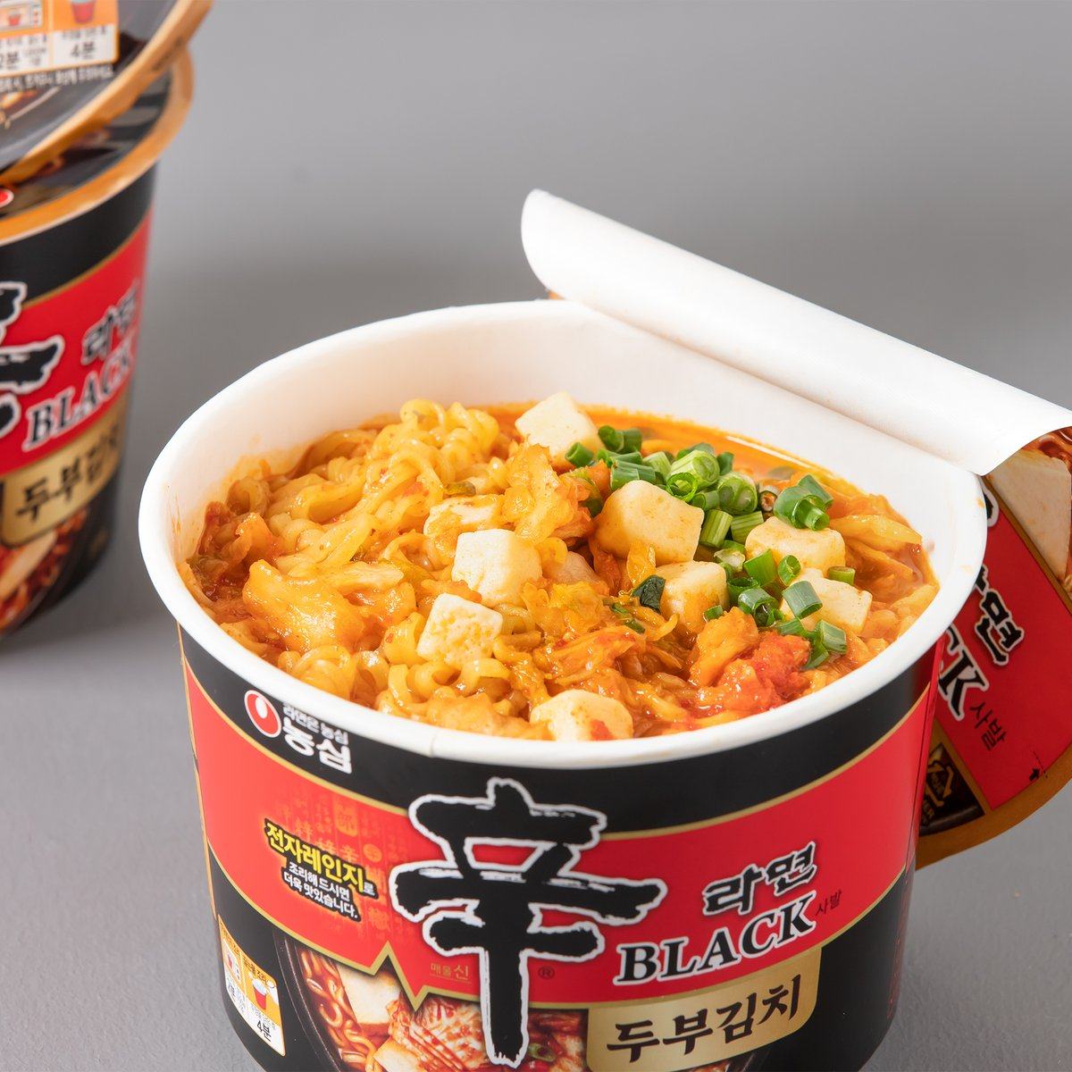 拉面泡菜豆腐韩国桶装碗面进口免煮方便面泡面冲泡方便面