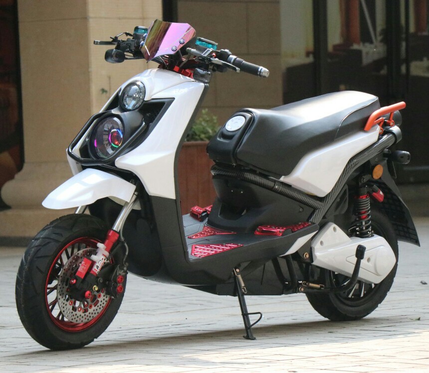 bws路虎电动车城市铁男山猫电摩96v120v144v电瓶踏板