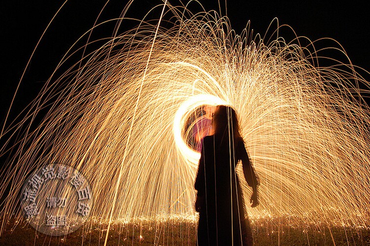 首页 下载app                          钢丝棉婚纱照外景拍摄夜景小
