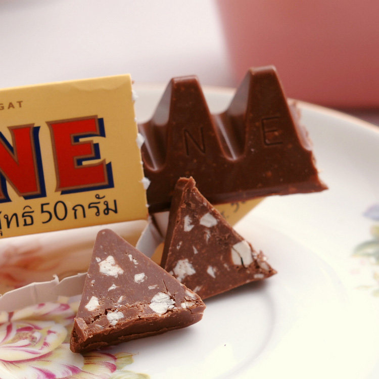 tobleronemilkchocolatehoney瑞士三角黑白杏仁牛奶巧克力牛奶巧克力