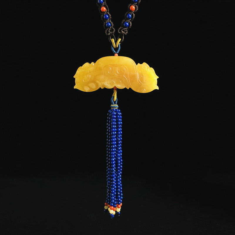 北辰御品玉璜琥珀蜜蜡吊坠项链毛衣手工雕刻颈饰