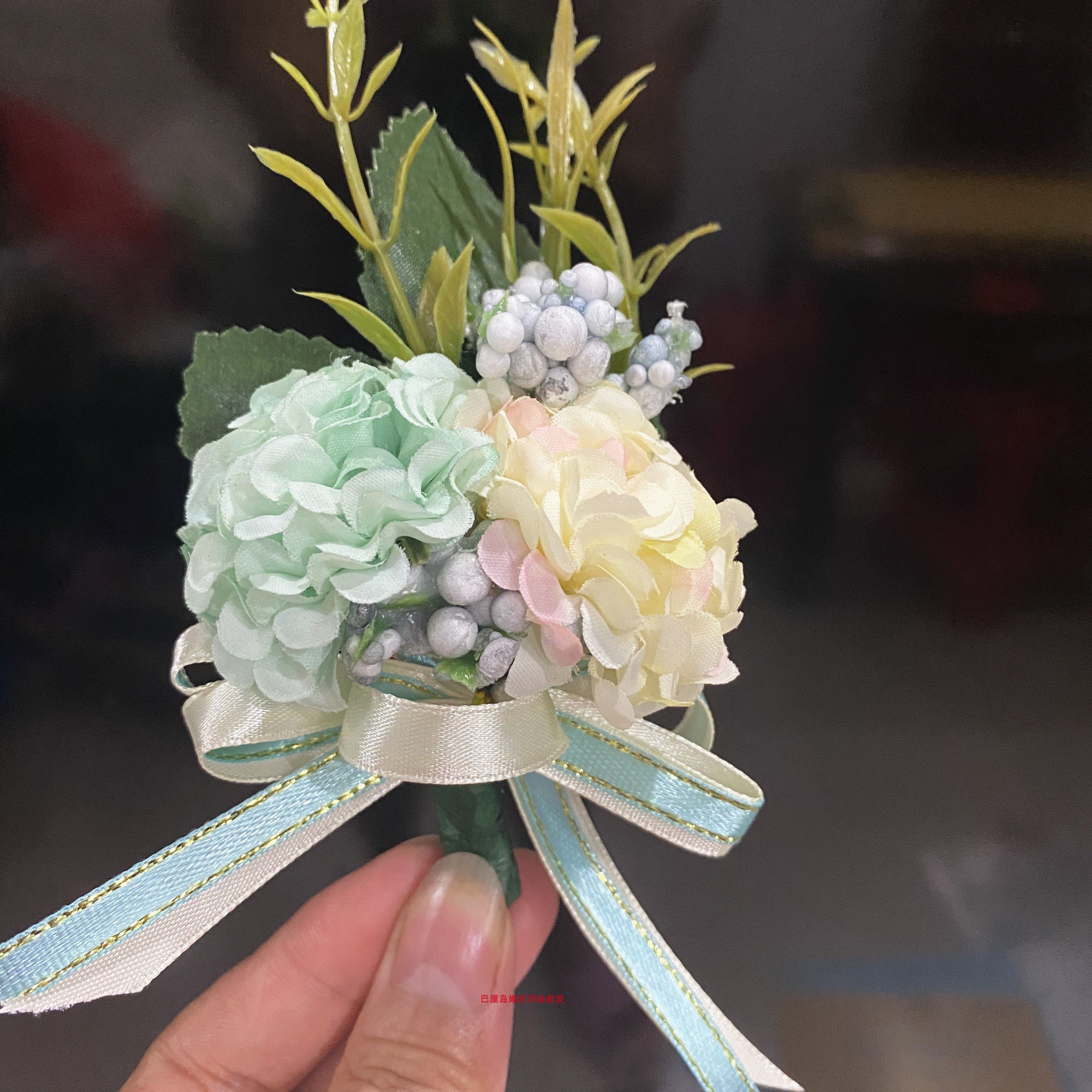 欧式新品商务公司年会开业活动庆典贵宾仿真胸花