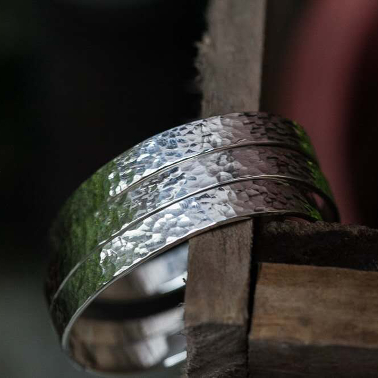 光岚龙头千锤百炼手工敲打制作复古不规则锤目纹银手镯