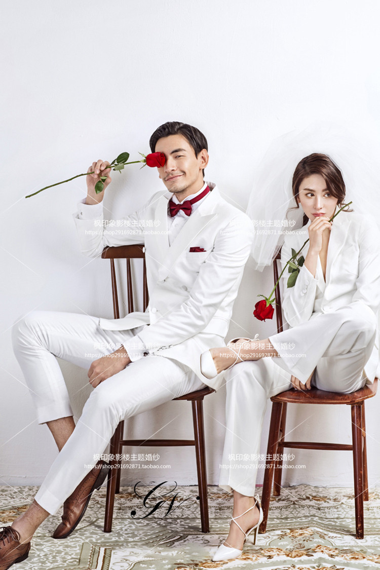 影楼主题情侣写真拍照白色西装旅拍街时尚婚纱摄影婚纱