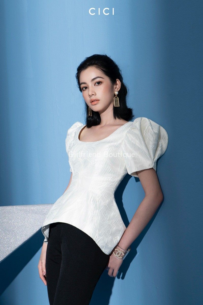 越南cici时尚新款浮雕暗纹泡泡造型上衣开衩时尚套装