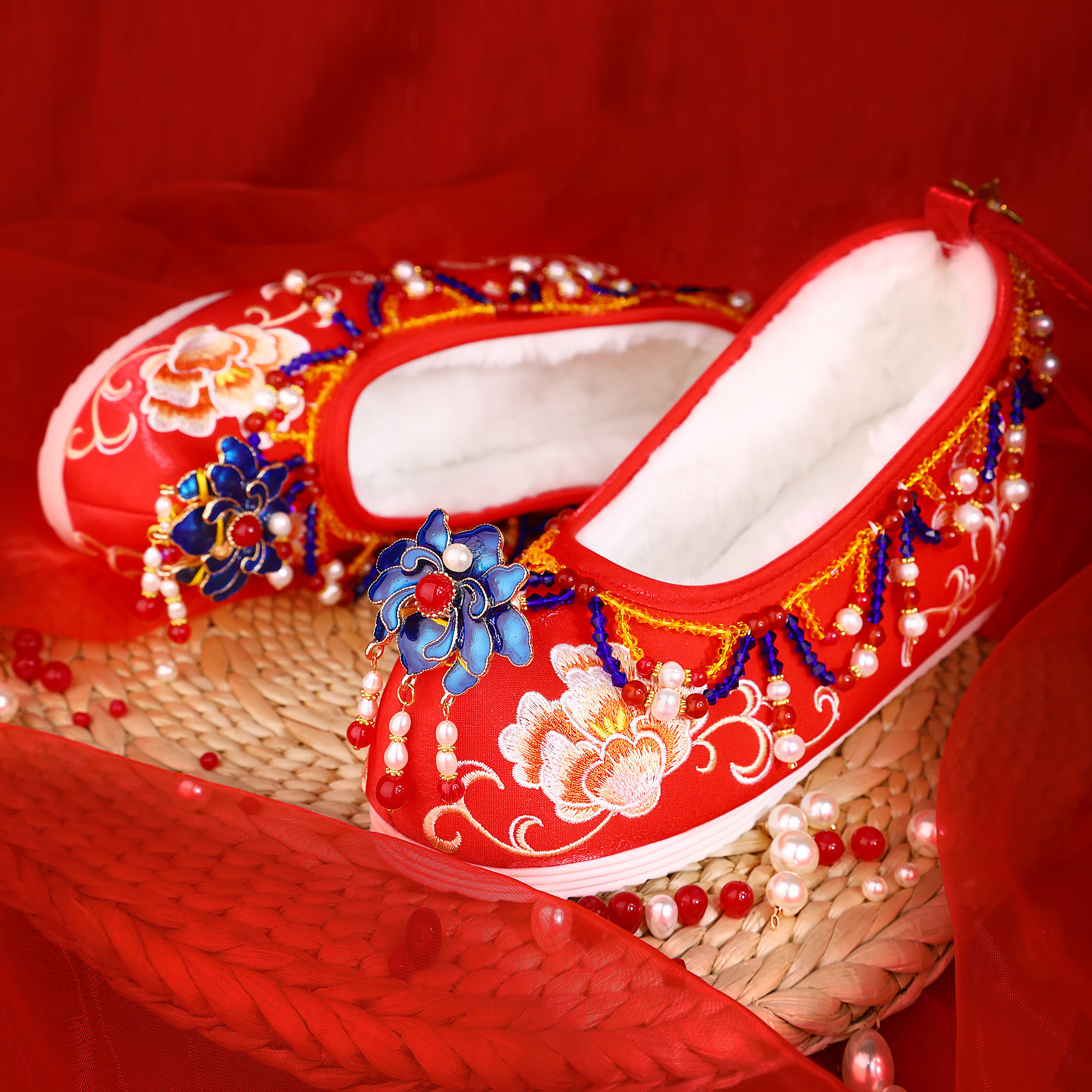 蓝莲花七月荷中式婚礼手工真珍珠高端定制婚鞋重工刺绣秀禾鞋