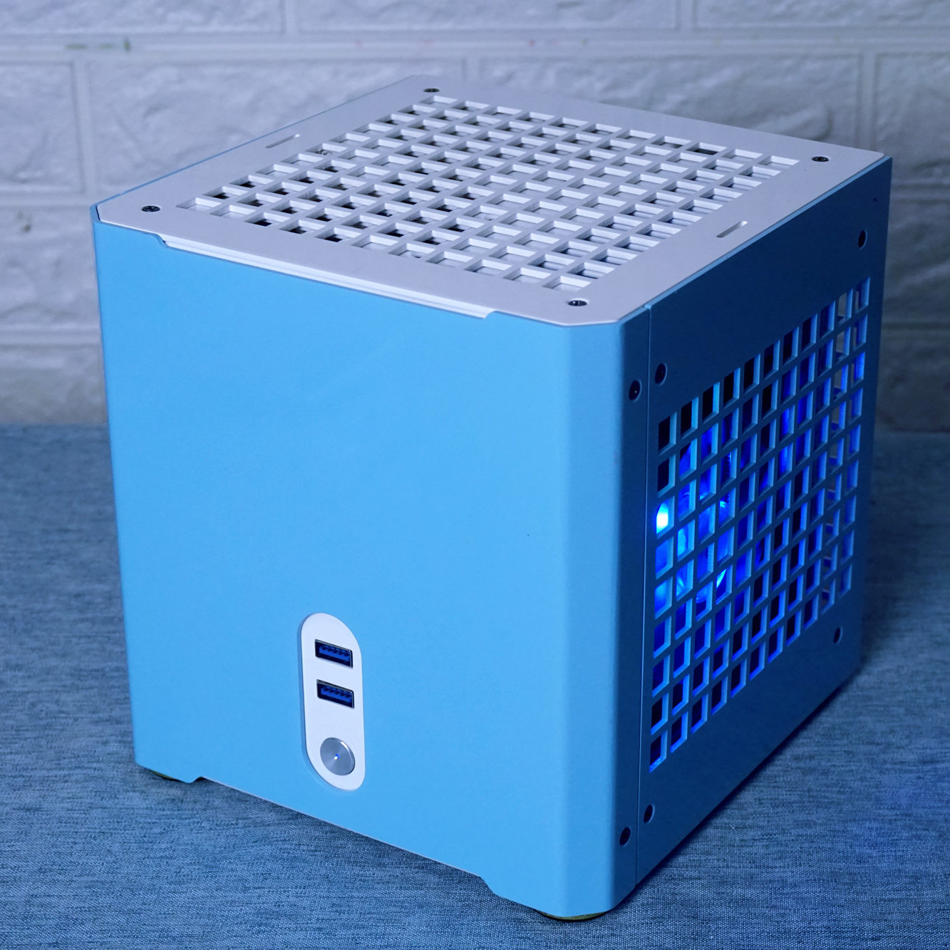 【机械大师】小魔方mc18桌面客厅itx迷你全铝htpc小机箱