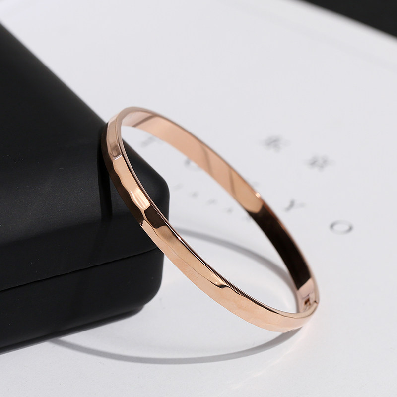 钛钢冷淡风多面手镯女韩版简约个性镀18k玫瑰金网红时尚气质手环