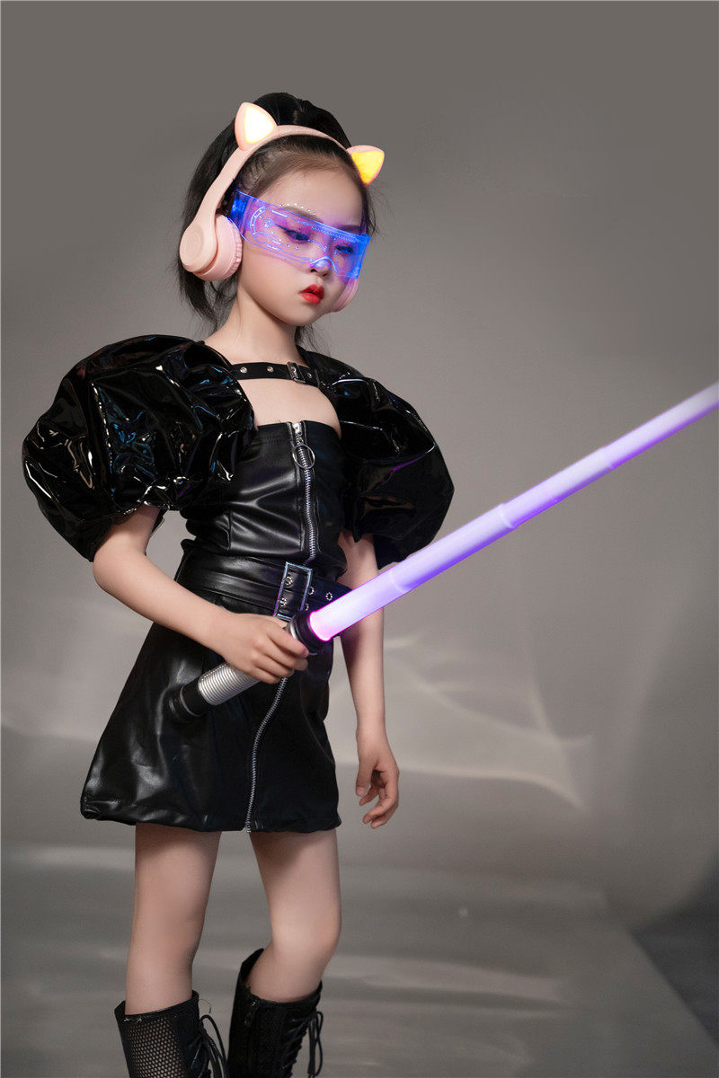 女童赛博朋克风潮科技感走机车电竞硬糖摇滚儿童演出服