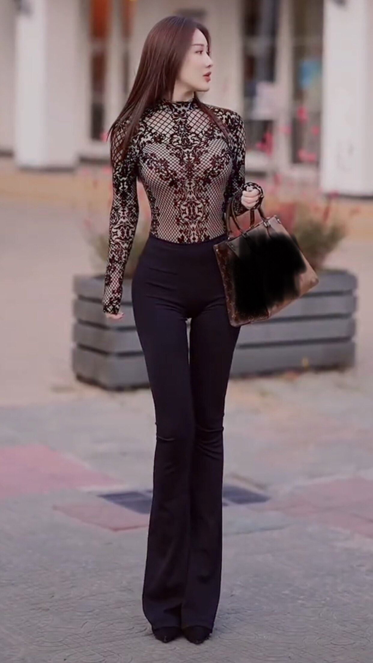 黑色薛金猴娃娃撞色女装布吻喇叭裤微喇长袖连体时尚套装