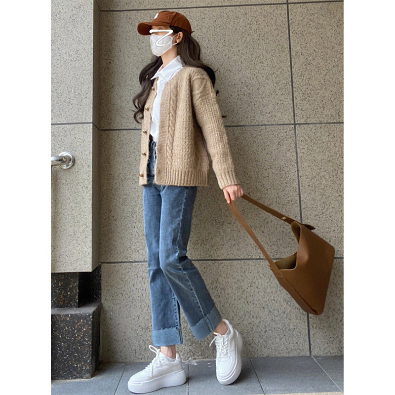 韩系温柔风软糯毛衣女秋冬加厚2022新款奶系穿搭针织开衫外套上衣