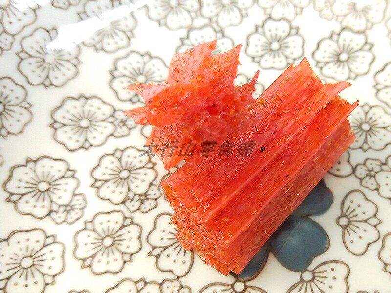 红鲤鱼辣条128g麻辣红辣条零食亲嘴鲤鱼肉麻辣味面筋制品