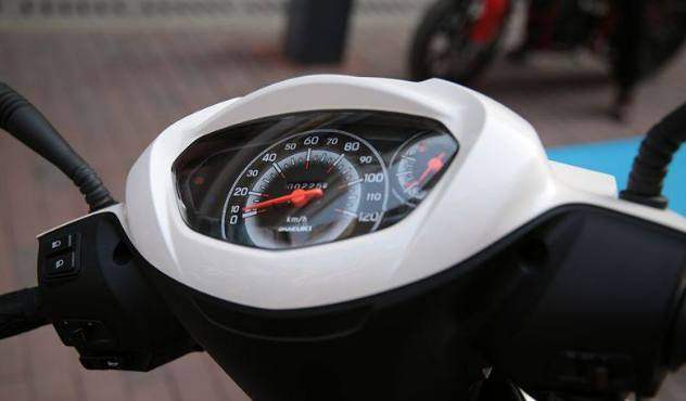 贴膜铃木uu125摩托车tpu水凝仪表盘码表膜防高清手机贴膜