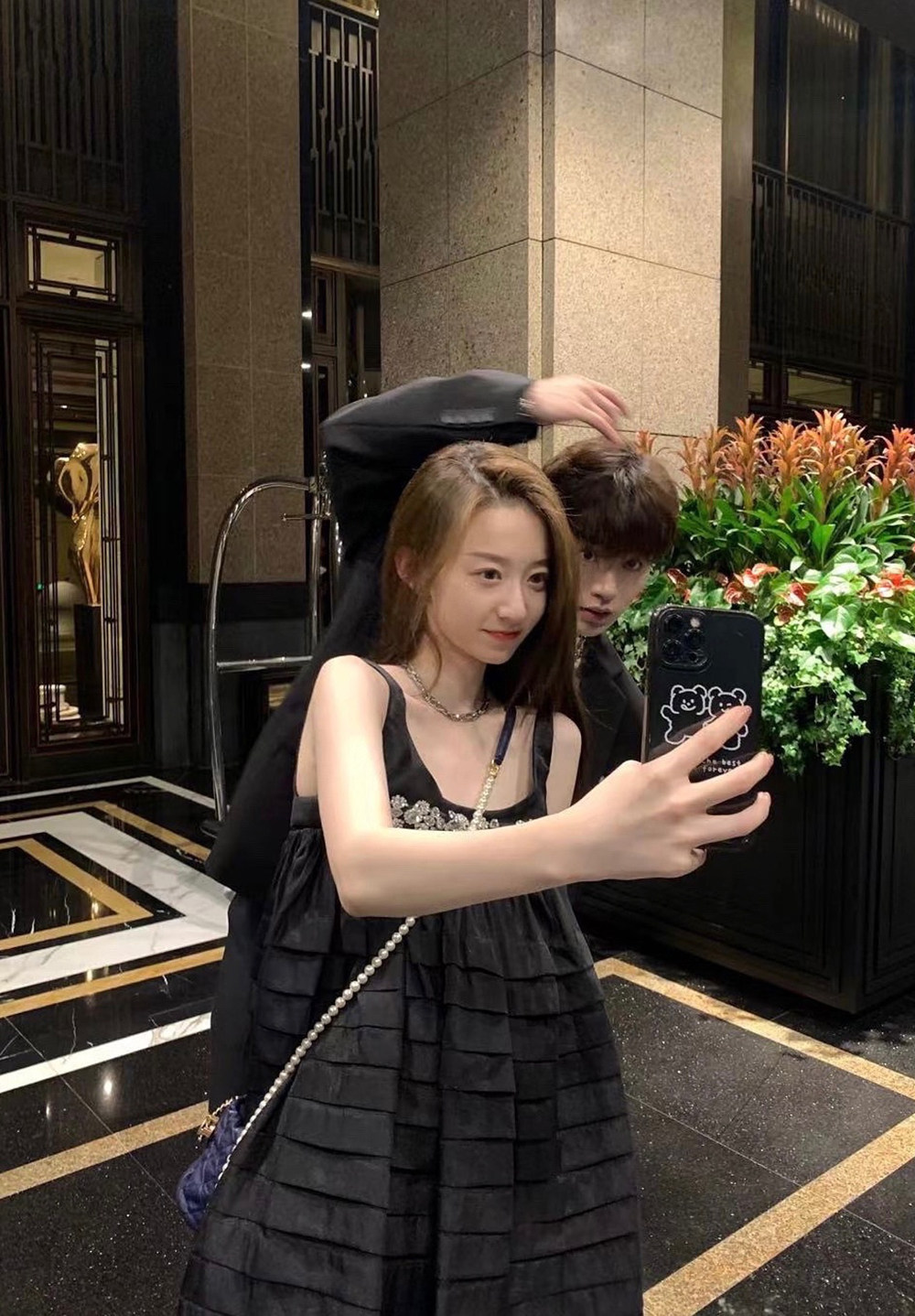 三金七七飞起女明星私服钻石蓬蓬小个子无袖连衣裙连衣裙