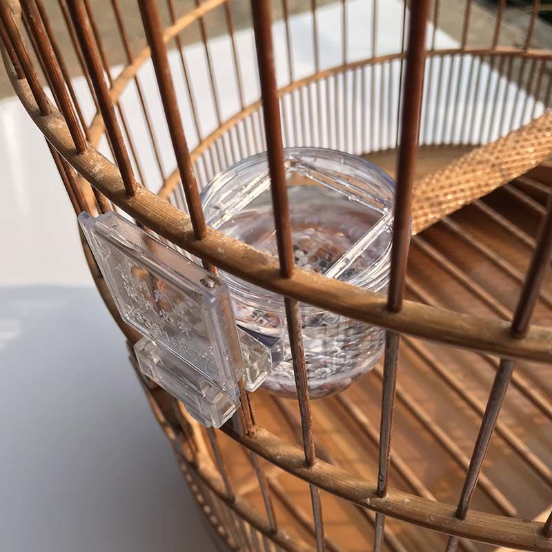 画眉水杯画眉鸟净水鸟食杯防撒食洒水防甩鸡心鸟禽喂食器