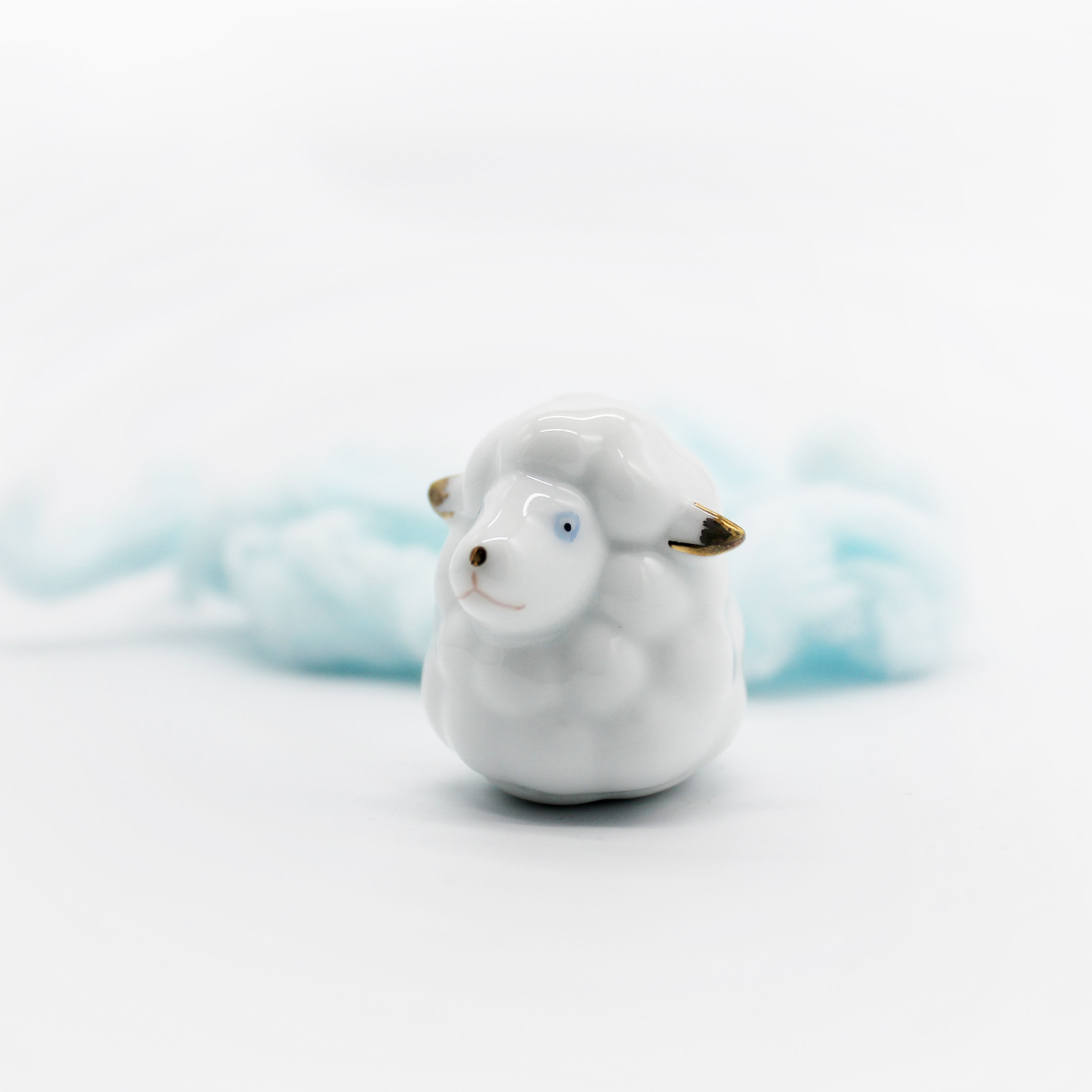 小绵羊摆件装饰品创意手工陶瓷可爱卡通桌面摆饰摆件