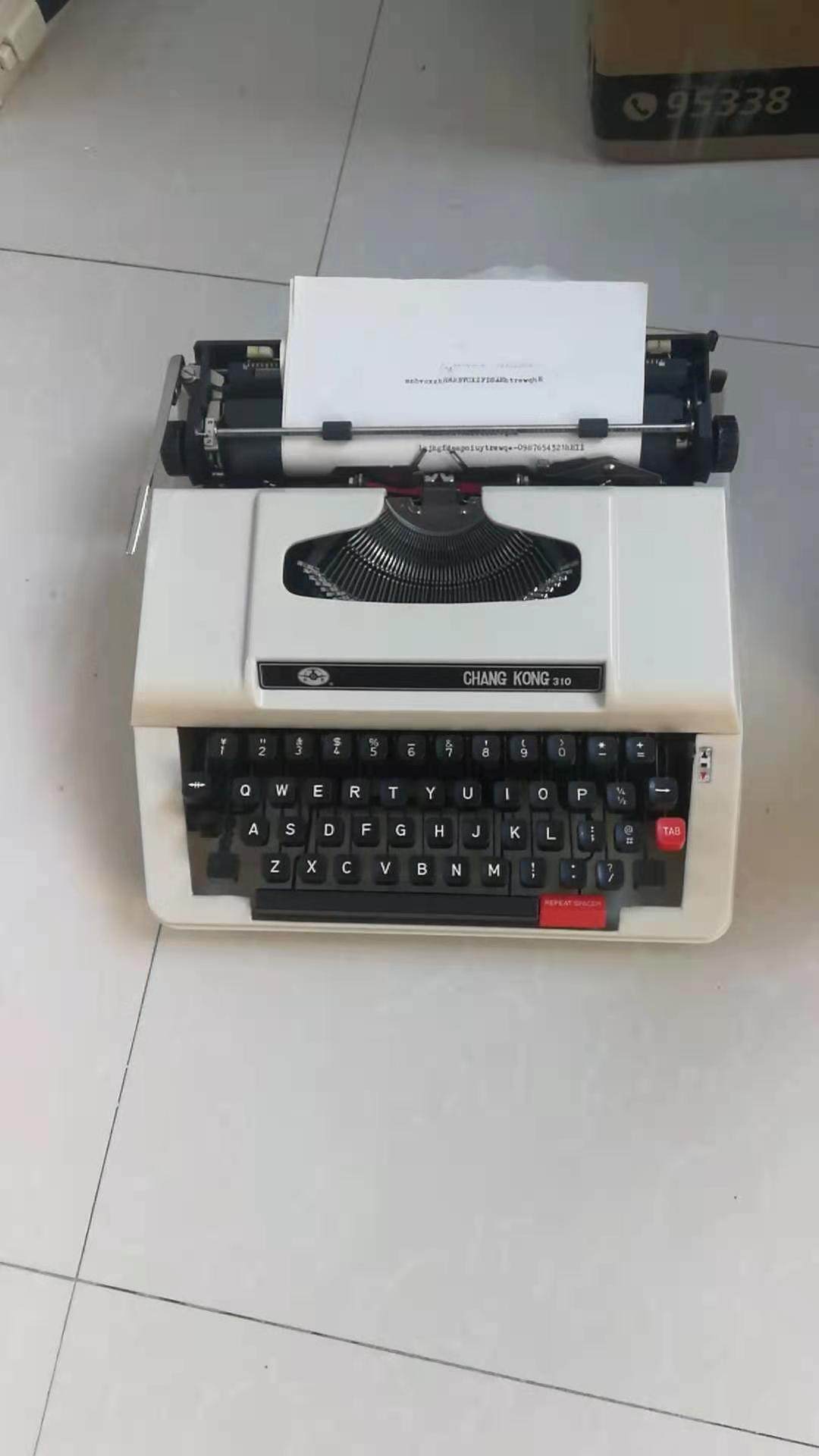 长空老式英文机械复古怀旧便携式打字机打字古董打字机