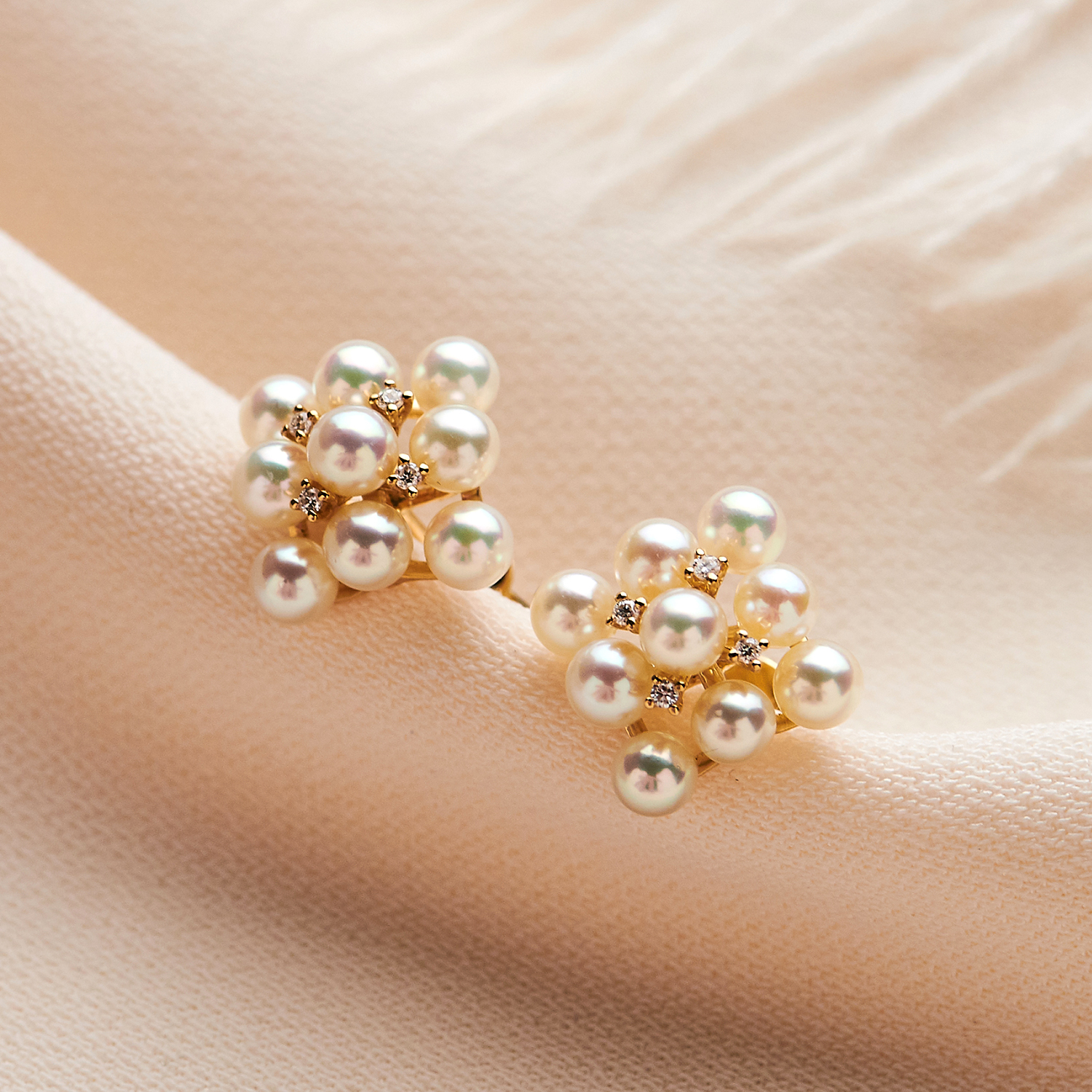 永妍金菱形立体时尚菱形18k珠宝耳钉珍珠海水耳饰